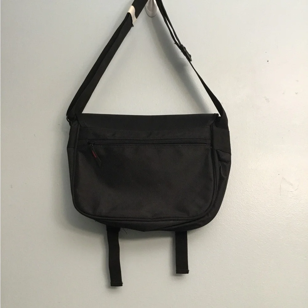 SPYDER Black Messenger Bag